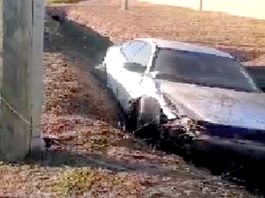 Vuelca unidad en apartado libramiento dejando daños materiales