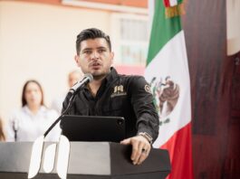 Impulsa Beto Granados valores cívicos y equipamiento escolar