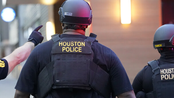 May,29,,2020,-,Houston,,Texas,,Usa:,Police,And,Spectators
