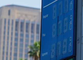 Petróleo de Texas se dispara tras nuevas amenazas de Trump