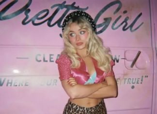 Sabrina Carpenter lleva a Coachella a un viaje nostálgico por Hollywood con su show ‘Sabrinawood’