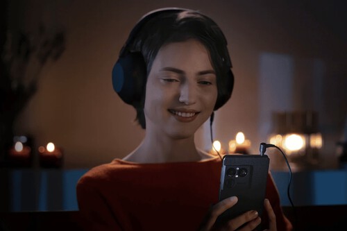 El celular que muchos amarían ver en México. Tiene jack de audífonos y puedes aumentar su memoria con microSD