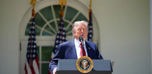 Trump no quita ‘el dedo del renglón’: ‘Cárteles gobiernan México’, insiste tras amenaza de ataques