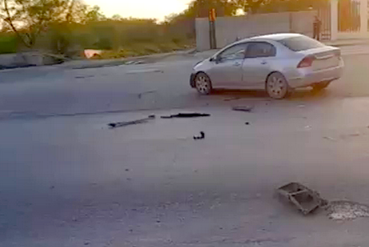Accidente vial deja daños en parque Industrial de Maquiladoras