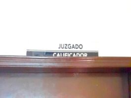 Arrestan a dos por molestar a las personas y alterar el orden