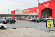 Arrestan a mujer por intentar sacar mercancía de comercio sin pagar