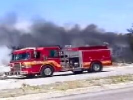 Bomberos acuden a sofocar incendio en pastizal que dejo daños materiales