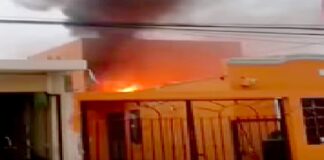 Bomberos acuden a sofocar incendio en vivienda que dejo daños materiales