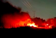 Bomberos sofocan incendio en pastizal que dejo daños y contaminación