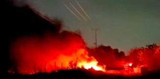 Bomberos sofocan incendio en pastizal que dejo daños y contaminación