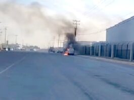 Bomberos sofocan incendio en unidad en parque industrial