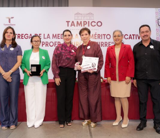 Entrega Mónica Villarreal Medalla al Mérito Educativo “Prof. Lauro Aguirre” 2026