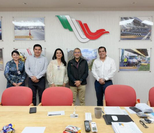 Mónica Villarreal gestiona restauración del Puente Tampico con el director general de CAPUFE