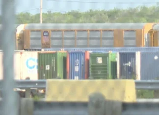 Muere migrante mexicana dentro de contenedor en Texas: ‘Fue una escena horrible’