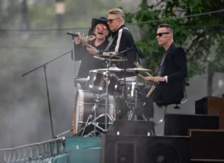 U2 toma el Centro Histórico de la CDMX y graba su nuevo video musical “Street of Dreams” en la Plaza Santo Domingo