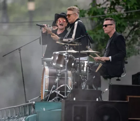 U2 toma el Centro Histórico de la CDMX y graba su nuevo video musical “Street of Dreams” en la Plaza Santo Domingo