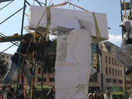 Familiares hacen un “antimonumento” en memoria de periodistas asesinados en México previo al Mundial