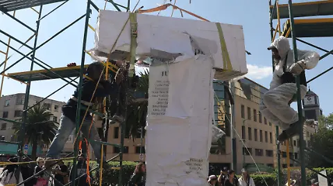 Familiares hacen un “antimonumento” en memoria de periodistas asesinados en México previo al Mundial