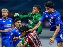¡Partidazo! Cruz Azul rescata empate contra Chivas tras polémico penal y tendrá que ganar en el Jalisco