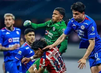 ¡Partidazo! Cruz Azul rescata empate contra Chivas tras polémico penal y tendrá que ganar en el Jalisco