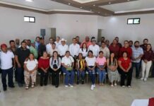 Productores pesqueros reciben orientación sobre programas de apoyo estatal