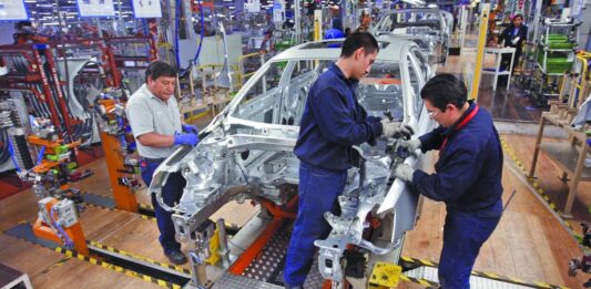 Trump pide 50% de contenido de EU en autos del T-MEC