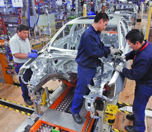 Trump pide 50% de contenido de EU en autos del T-MEC