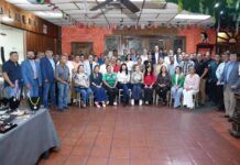 Convive secretaria de economía con periodistas por el Día de la Libertad de Expresión