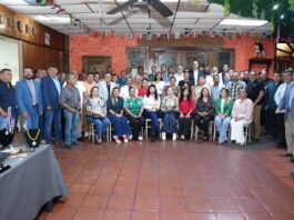 Convive secretaria de economía con periodistas por el Día de la Libertad de Expresión
