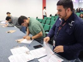 Fortalece permanencia académica de sus estudiantes con becas institucionales