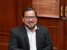 Pagan a maestros retroactivo de incremento salarial