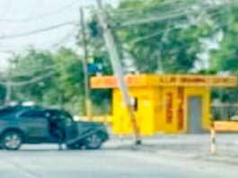 Accidente deja daños materiales y obstrucción vehicular