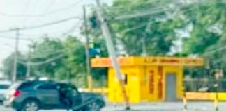 Accidente deja daños materiales y obstrucción vehicular
