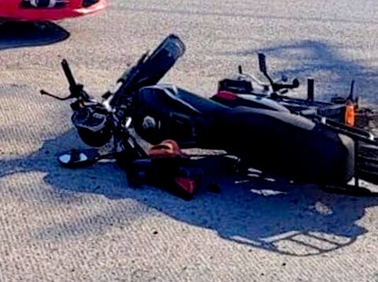 Accidente deja una persona lesionada y daños materiales