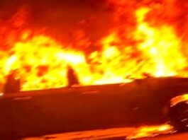 Bomberos sofocan unidad en concurrida colonia que dejo daños materiales