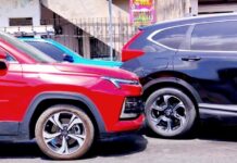Choque deja cuantiosos daños y caos vehicular en Las Fuentes