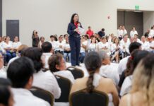 Comparte Mónica Villarreal resultados y avances de su administración ante profesionales de la salud
