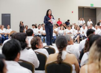 Comparte Mónica Villarreal resultados y avances de su administración ante profesionales de la salud