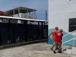 Rescatan a perrito que estaba atrapado en un canal en la zona norte de Tampico