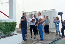 Cliente acude a BANORTE a exigir el pago de sus gastos legales con actuario; no les abren la puerta