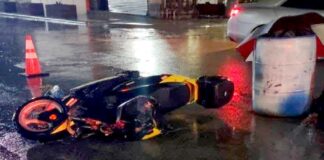 Unidad medica auxilia a victima tras ser impactado en su motocicleta