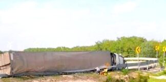 Vuelca tráiler en el temible “Viaducto de la Muerte”