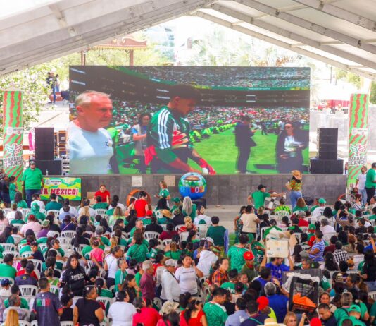 Compartieron emociones del Mundial de Futbol familias reynosenses en la plaza Miguel Hidalgo