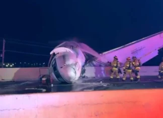 Se desploma avión privado en Laredo, Texas: trasladan a sobrevivientes a un hospital
