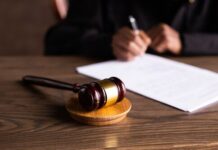 La IA llegó a los juzgados de México, pero no como muchos imaginaban: una jueza la usaba para las sentencias y terminó suspendida
