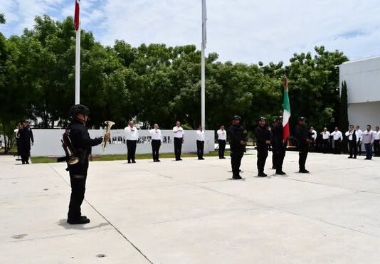 Toman protesta de bandera policías recién integrados a la Guardia Estatal