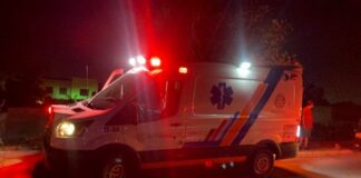 Accidente deja un lesionado y daños en apartada colonia popular