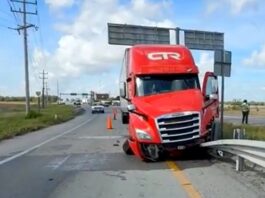 Accidente en el “Viaducto de la Muerte” deja daños y caos vial