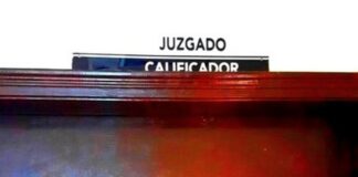Arrestan a sujeto por molestar a su familia