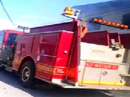 Bomberos acuden a sofocar incendio que dejo daños materiales